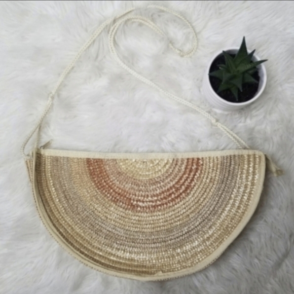 Vintage staw rattan purse over the shoulder, neutral vacation, island resort - Picture 3 of 9
